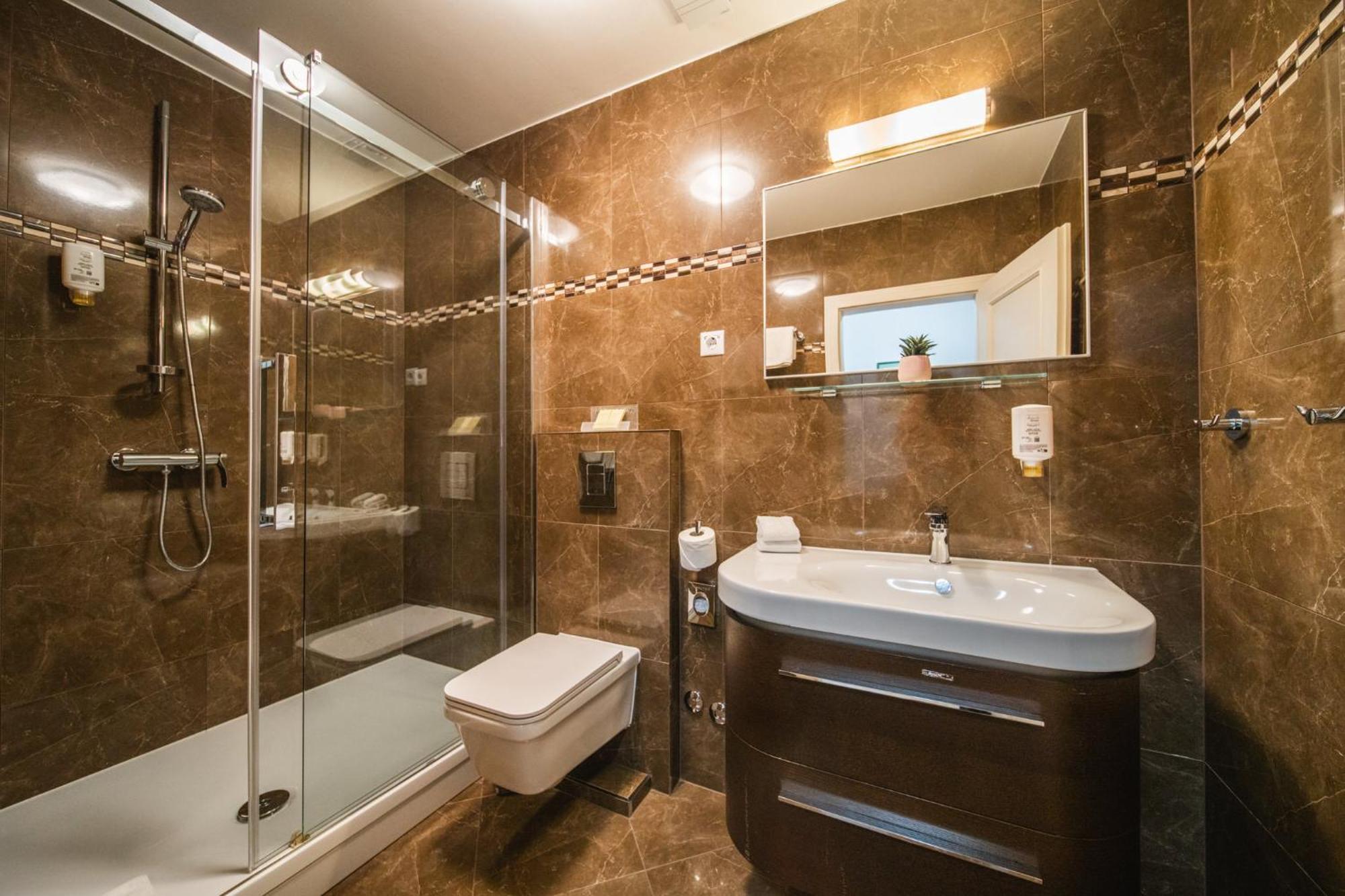 Sunce Palace Apartments With Free Offsite Parking دوبروفينك المظهر الخارجي الصورة